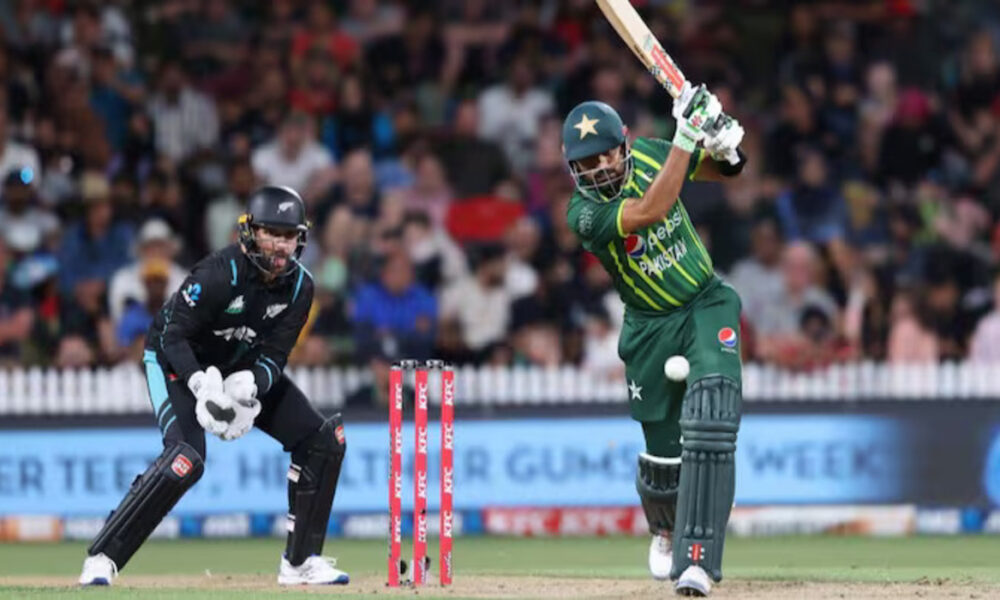 Babar Azam PAK vs NZ: कराची में बाबर आज़म ने रच डाली इतिहास, विराट कोहली को छोड़ा पीछे, 6000 रन पूरे किए