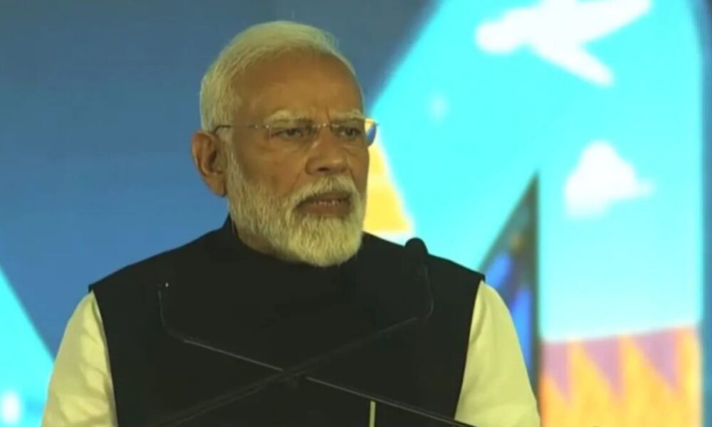 MP Investors Summit: प्रधानमंत्री मोदी ने भोपाल में निवेशक सम्मेलन का उद्घाटन किया, मध्य प्रदेश को बनाया निवेशकों के लिए आकर्षक गंतव्य