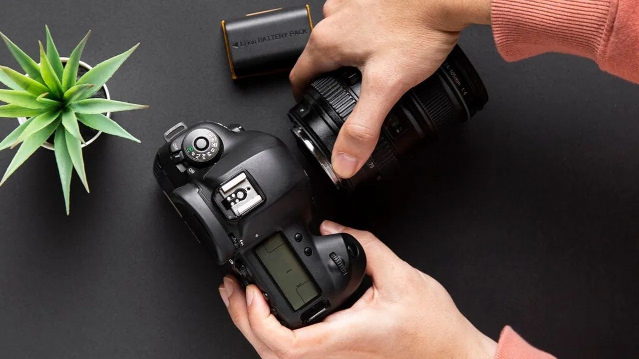 DSLR vs Normal Camera में क्या है अंतर? जानिए कौन सा आपके लिए बेहतर विकल्प!