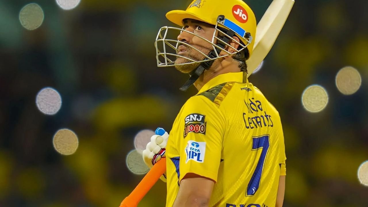 Dhoni नहीं खेल सकते 10 ओवर से ज्यादा!  फिर भी हर मैच में शामिल