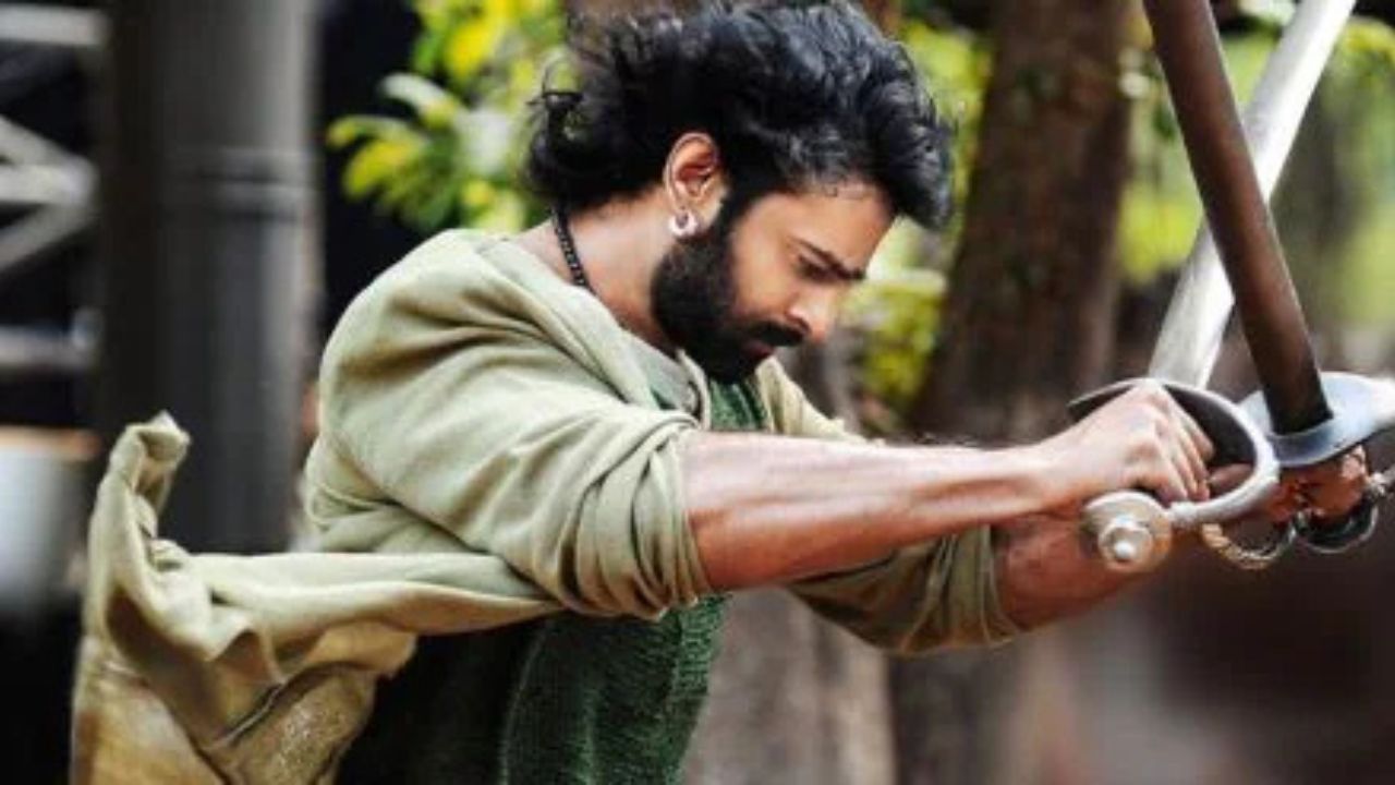 साउथ के Prabhas का जलवा, बॉलीवुड स्टार्स को छोड़ा पीछे, ऑरमैक्स की टॉप 10 पॉपुलर एक्टर्स लिस्ट में छाए साउथ के सितारे