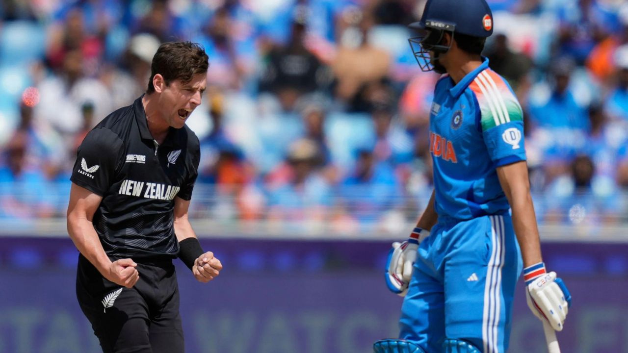 IND vs NZ: वनडे इतिहास में पहली बार दो गेंदबाजों ने बनाया अनोखा रिकॉर्ड