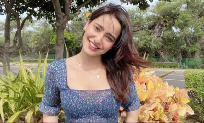 Neha Sharma: राजनीतिक विरासत से बॉलीवुड में ग्लैमरस पहचान का सफर