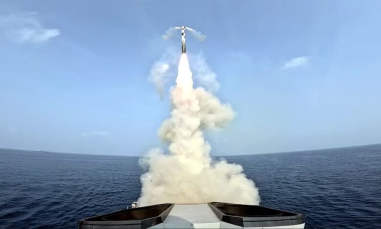 Indian Navy Power: भारत ने पाकिस्तान को फिर से दी चुनौती! नौसेना का परीक्षण बना चर्चा का विषय