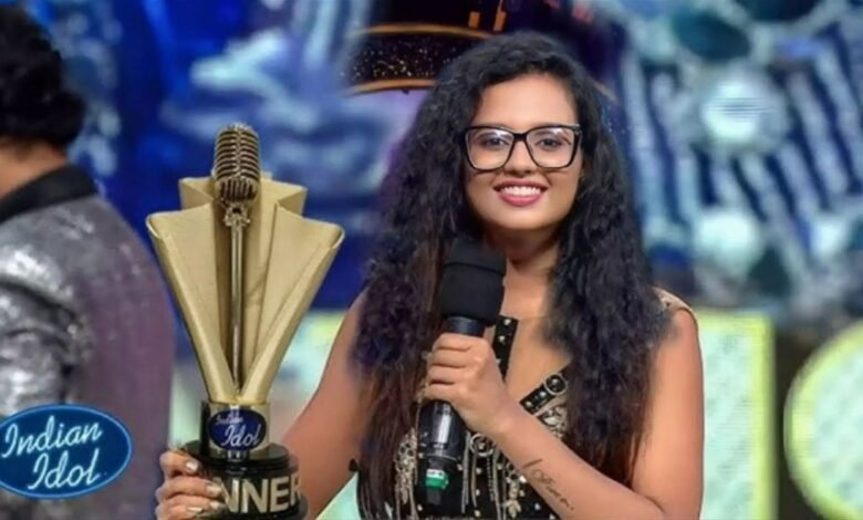 Manasi Ghosh: जिस लड़की ने उठाई घर की जिम्मेदारी उसी ने उठाई Indian Idol की ट्रॉफी कौन है ये कोलकाता की साधारण सी दिखने वाली लड़की