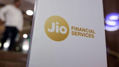 Jio Financial ने बढ़ाया मुनाफा लेकिन शेयर अब भी दबाव में, निवेशकों के लिए क्या है अगला कदम?