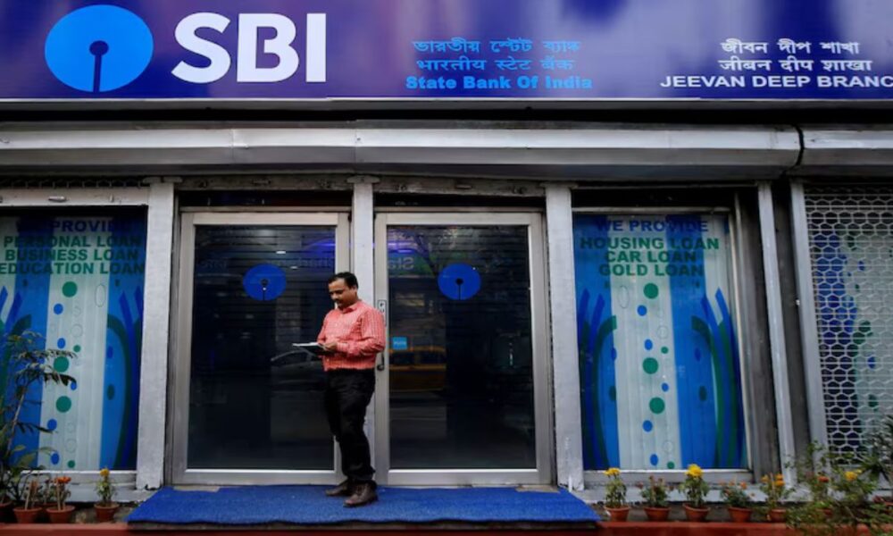 State Bank Of India: एफडी पर दोबारा गिरी ब्याज दरें एसबीआई की ताजा चाल से निवेशक हुए परेशान