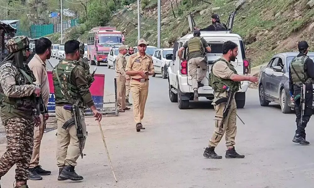 Pahalgam attack: शोपियां और पुलवामा में सर्च ऑपरेशन में सुरक्षाबलों की बड़ी कामयाबी और 6 आतंकियों का सफाया
