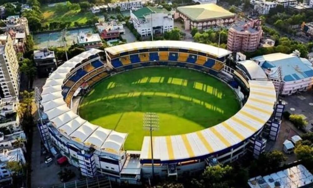 Stadium bomb threat: पाकिस्तान की कायराना हरकत! होलकर स्टेडियम को उड़ाने की धमकी, जांच जारी