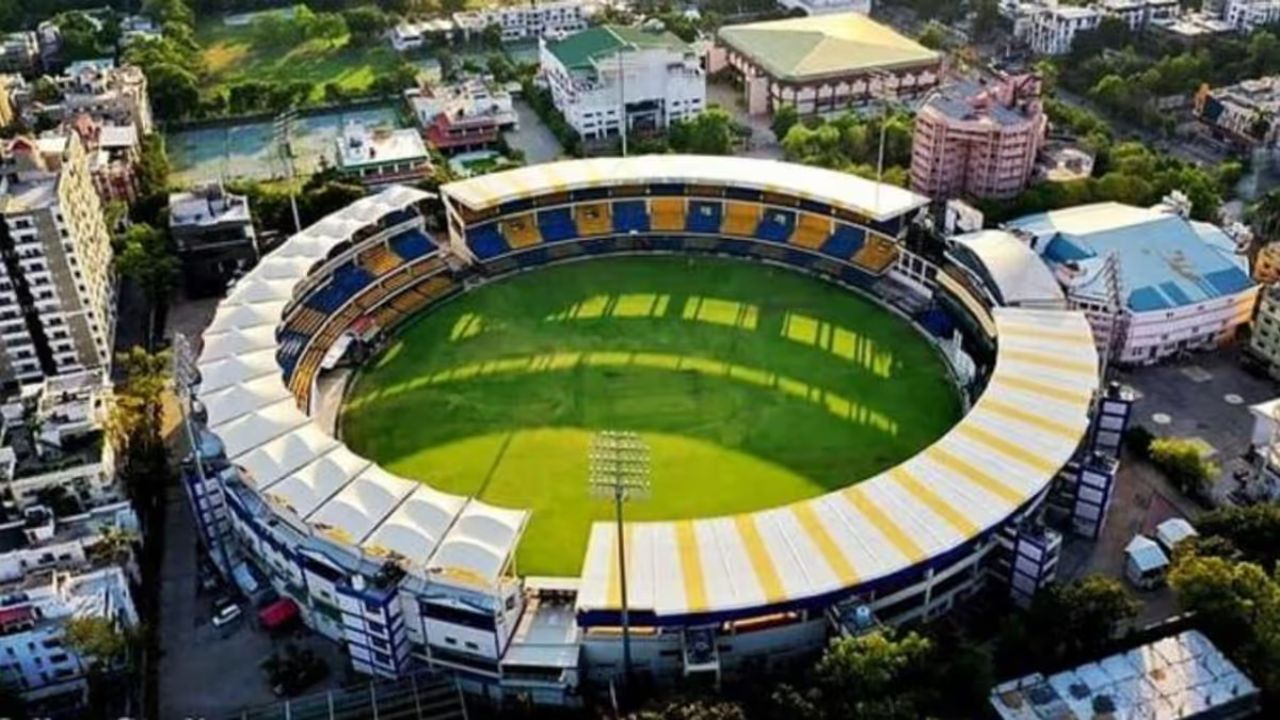 Stadium bomb threat: पाकिस्तान की कायराना हरकत! होलकर स्टेडियम को उड़ाने की धमकी, जांच जारी