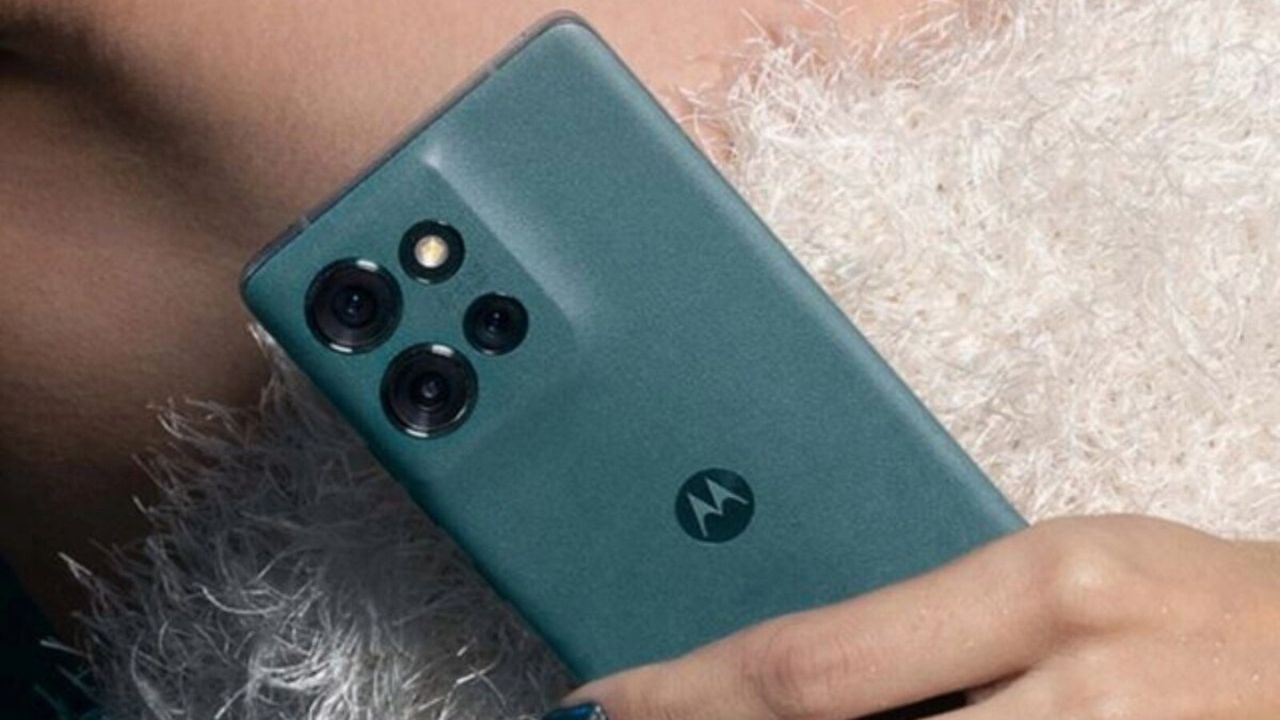 Motorola Razr 60 Ultra: 60 हजार में मिलेगा प्रीमियम फोन जानिए क्या है खास इस फ्लिप डिवाइस में