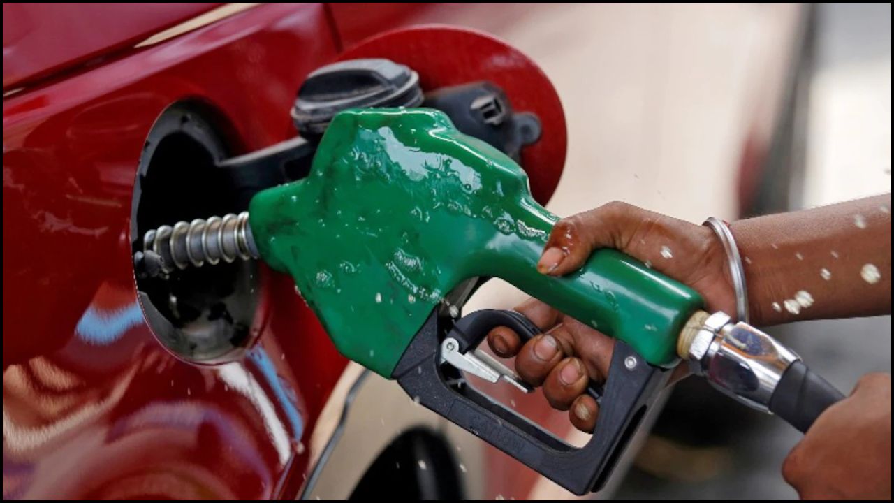 Petrol-Diesel Price: डीजल में 60 पैसे की गिरावट सिर्फ पटना में, बाकी राज्यों में क्यों स्थिरता?