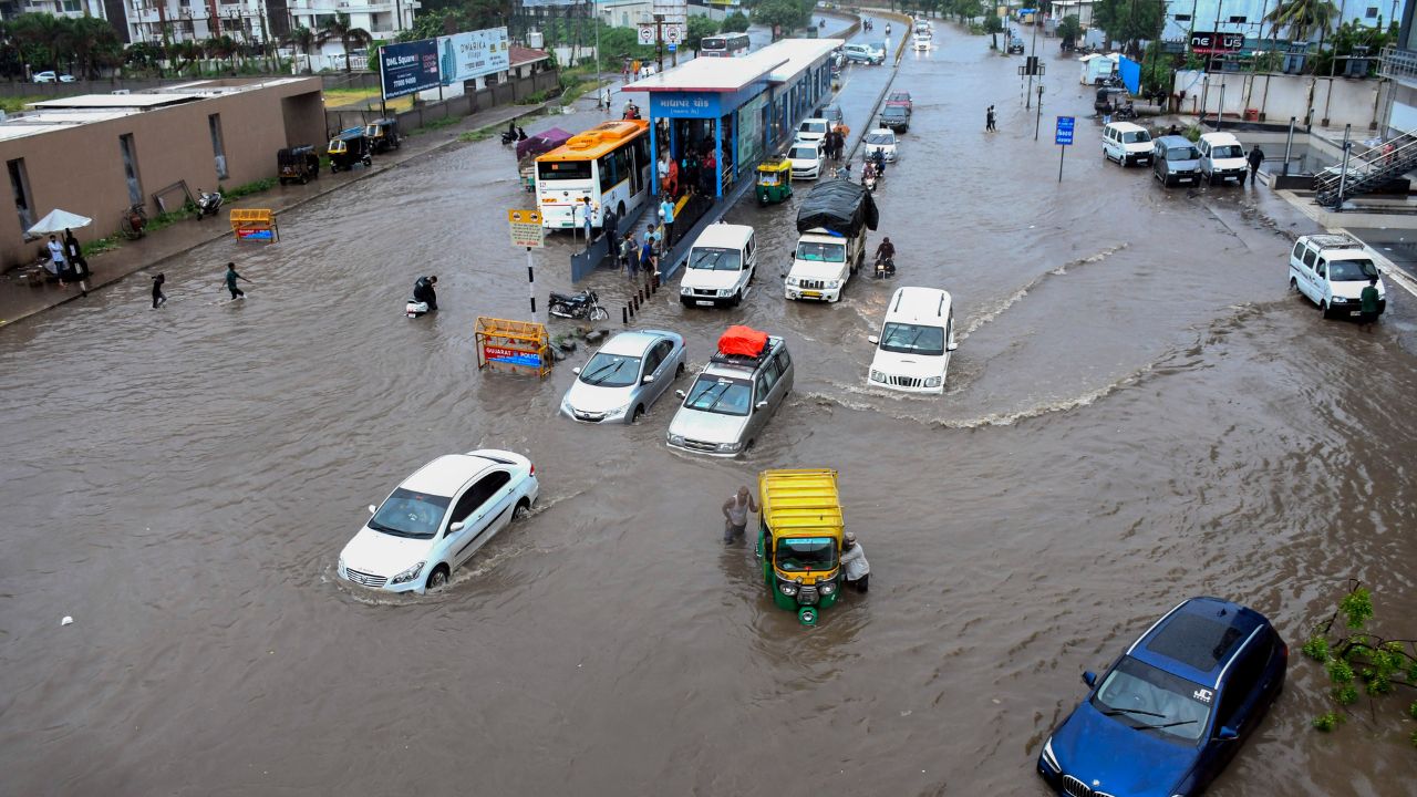 Weather Update: मानसून बना मुसीबत! हिमाचल से महाराष्ट्र तक बर्बादी के दृश्य, जानिए कहां कितना कहर बरपा