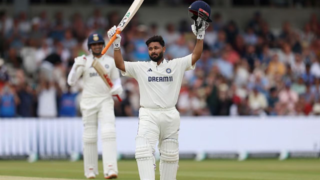 शतक जड़ने के बाद भी Rishabh Pant को बताया IPL में ‘कुत्ता’! सोशल मीडिया पर भड़के फैंस