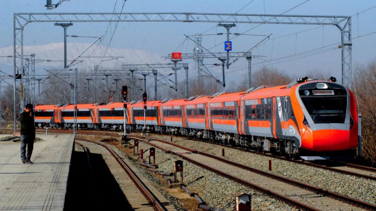 Indian Railways: रेलवे टिकट बुकिंग में बड़ा बदलाव, आधार और ओटीपी से ही मिलेगा तत्काल टिकट का कन्फर्मेशन
