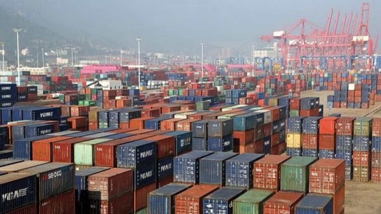India Export: भारत का नया एक्सपोर्ट रिकॉर्ड – 825 अरब डॉलर की उड़ान तय, विश्व बाजार में छाया तिरंगा