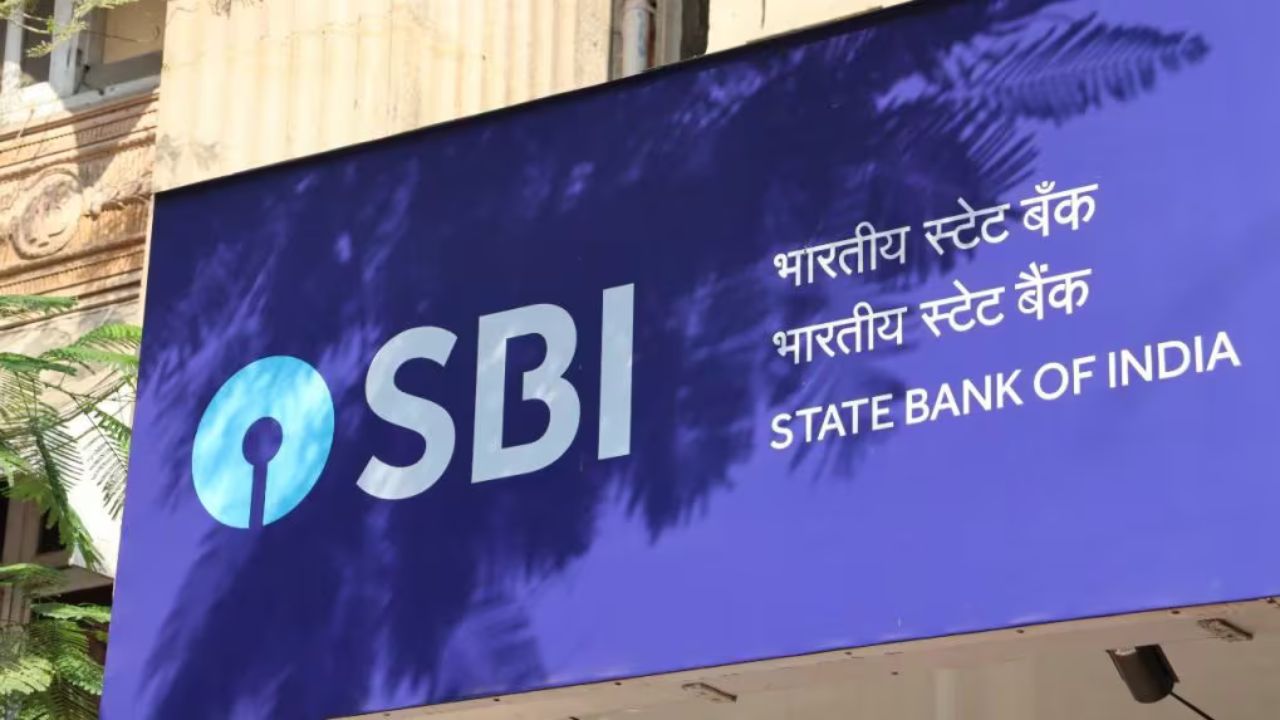 SBI Amrit Vrishti FD:  SBI ने फिर तोड़ी उम्मीदें अमृत वृष्टि एफडी पर घटाया ब्याज वरिष्ठ नागरिकों पर सीधा असर