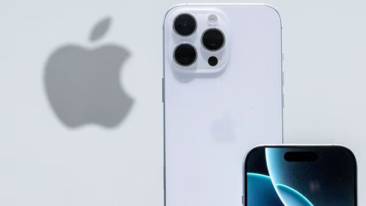 Apple का बड़ा दांव! अब देसी हाथों में होगी iPhone और MacBook की मरम्मत, क्या बदलेगा रिपेयरिंग का खेल