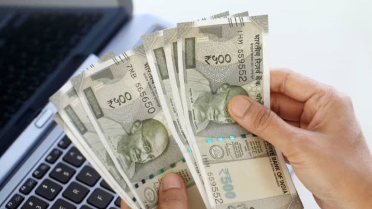 DBS Bank: 1 अगस्त से हर महीने की जेब ढीली? DBS बैंक ने मासिक बैलेंस न रखने पर लगाया 6% जुर्माना