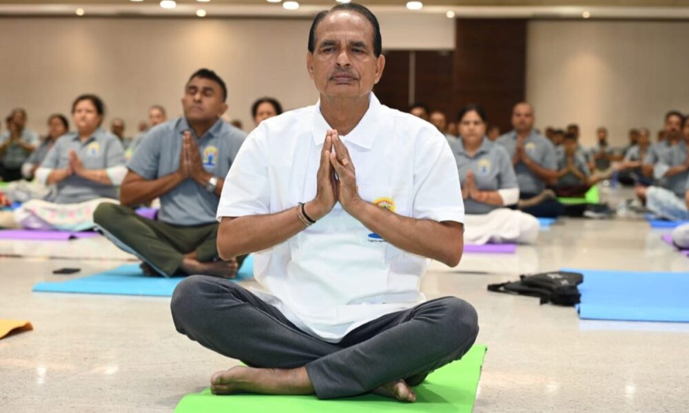 International Yoga Day: भयानक एक्सीडेंट से उबरने की कहानी, शिवराज ने बताया योग से कैसे मिली नई जिंदगी