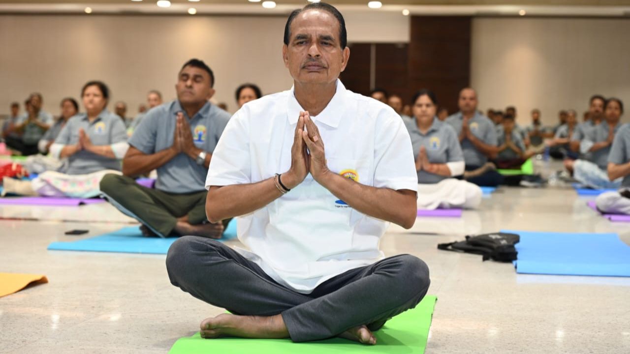 International Yoga Day: भयानक एक्सीडेंट से उबरने की कहानी, शिवराज ने बताया योग से कैसे मिली नई जिंदगी