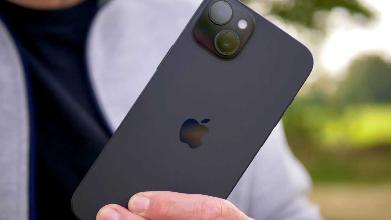 पुराना फोन दो नया iPhone लो सिर्फ 25 हजार में मिल रहा है iPhone 15 Plus Amazon पर धांसू डील