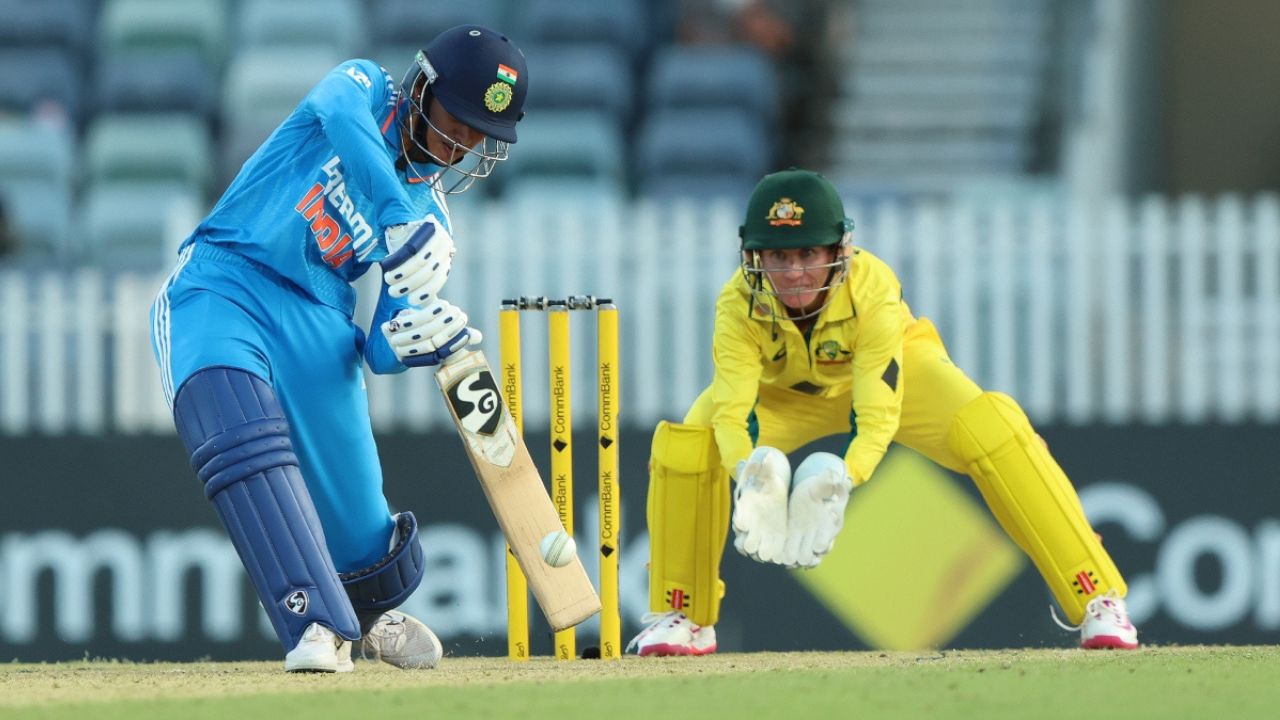ICC ODI Rankings: साउथ अफ्रीका की कप्तान को पछाड़ा, मंधाना का बल्ला बोला तो दुनिया झुकी