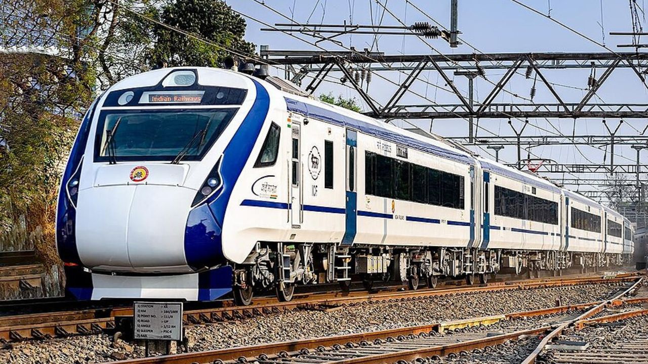 Vande Bharat News: पुणे को रेल मंत्रालय से मिला तेज़ रफ्तार तोहफ़ा! चार नई वंदे भारत एक्सप्रेस ट्रेनों की सौगात
