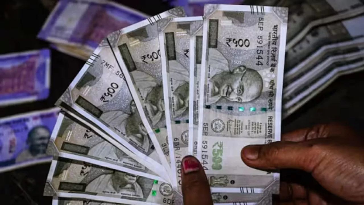 DA Hike Alert: अक्टूबर में आएगी खुशखबरी? केंद्रीय कर्मचारियों को मिल सकता है 3% डीए बढ़ोतरी का तोहफा