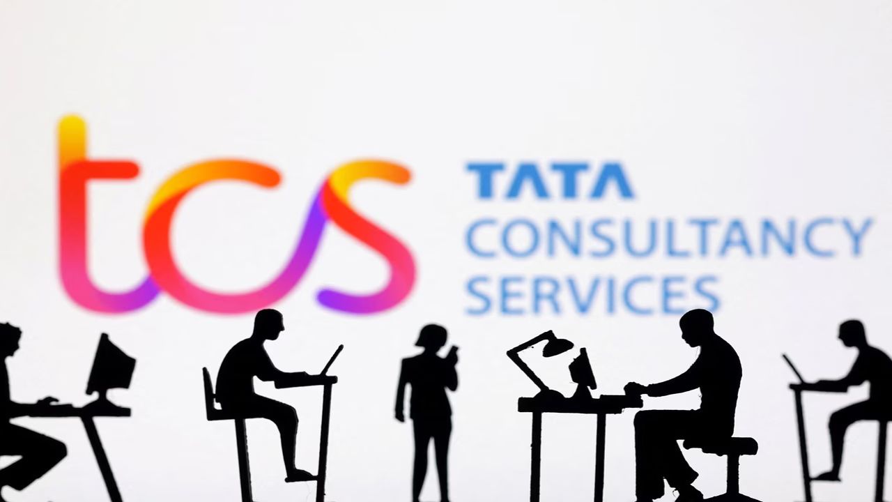 TCS: टाटा कंपनी में बड़ी छंटनी! भविष्य के लिए तैयारी या बेरोजगारी का संकट?