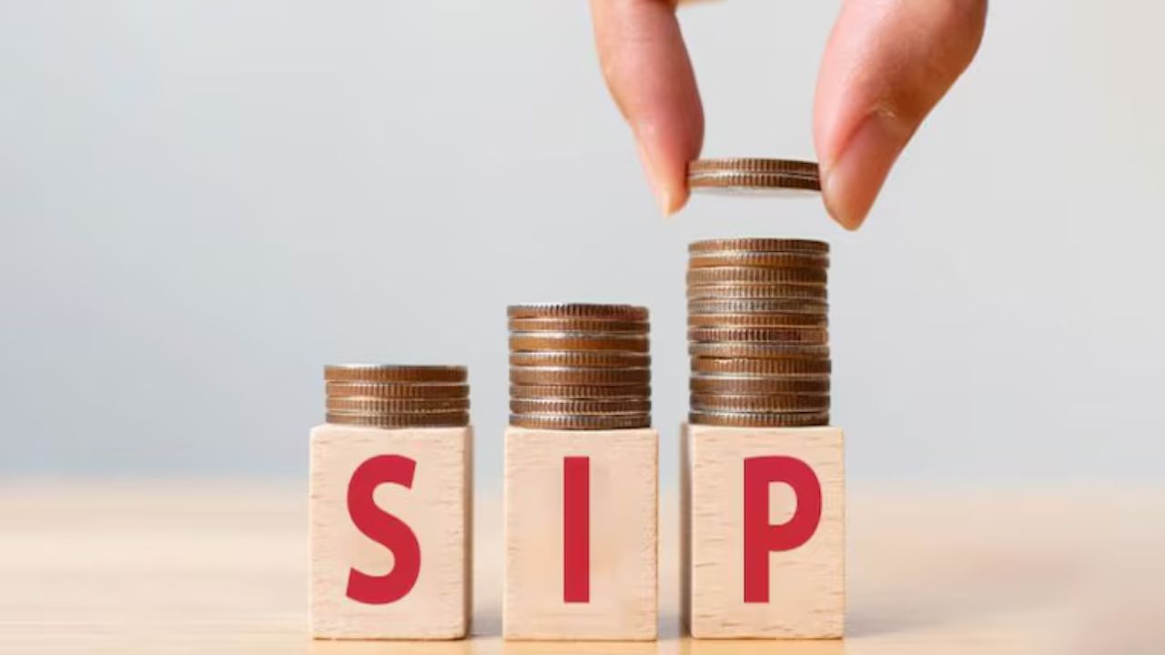 SIP : सिर्फ 20 साल में 4 करोड़ का सपना कैसे हो सकता है सच? जानिए SIP की ताकत