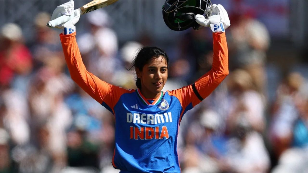 Smriti Mandhana: तीनों फॉर्मेट में शतक लगाने वाली पहली भारतीय, ICC रैंकिंग में भी मचाया धमाल