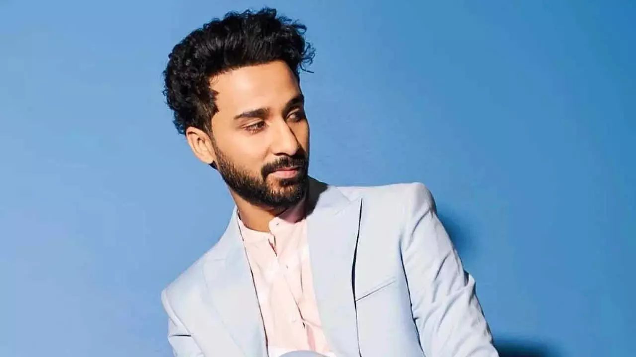 Raghav Juyal: 22 साल का लड़का जब पहुंचा मुंबई! आज बन चुका है सुपरस्टार – जानिए कैसे पलटे राघव जुयाल ने किस्मत के पन्ने