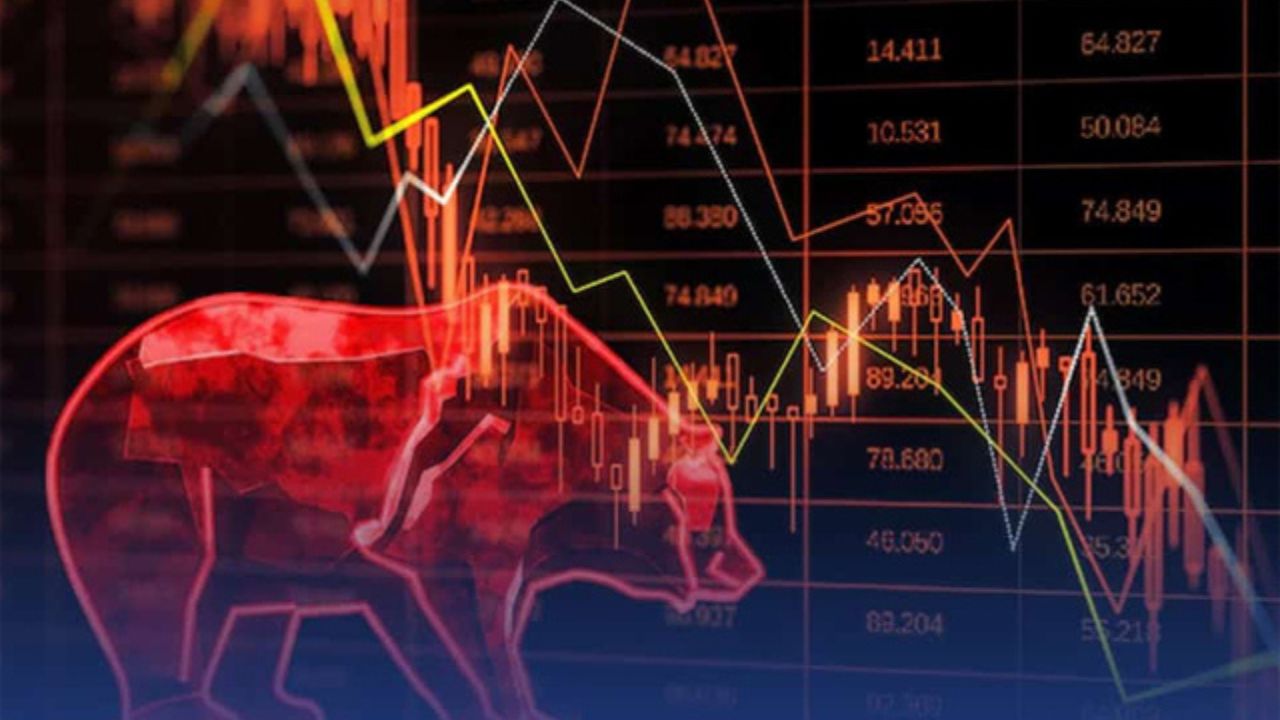 Stock Market Today: शेयर बाजार में भारी गिरावट, सेंसेक्स 700 अंक टूटा, निफ्टी में भी तेज़ झटका