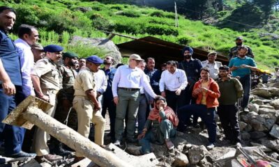 Kishtwar cloudburst: चौथे दिन भी मलबे में दबे अपनों की तलाश में गांववाले! सीएम उमर को सुनाई खरी-खोटी बोले- हमें कुछ नहीं चाहिए, बस शव लौटा दो