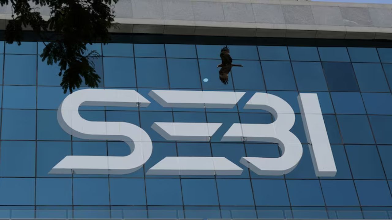 SEBI ने Sanjay Dalmia पर लगाई बड़ी कार्रवाई, Golden Tobacco में धन हेरफेर का आरोप