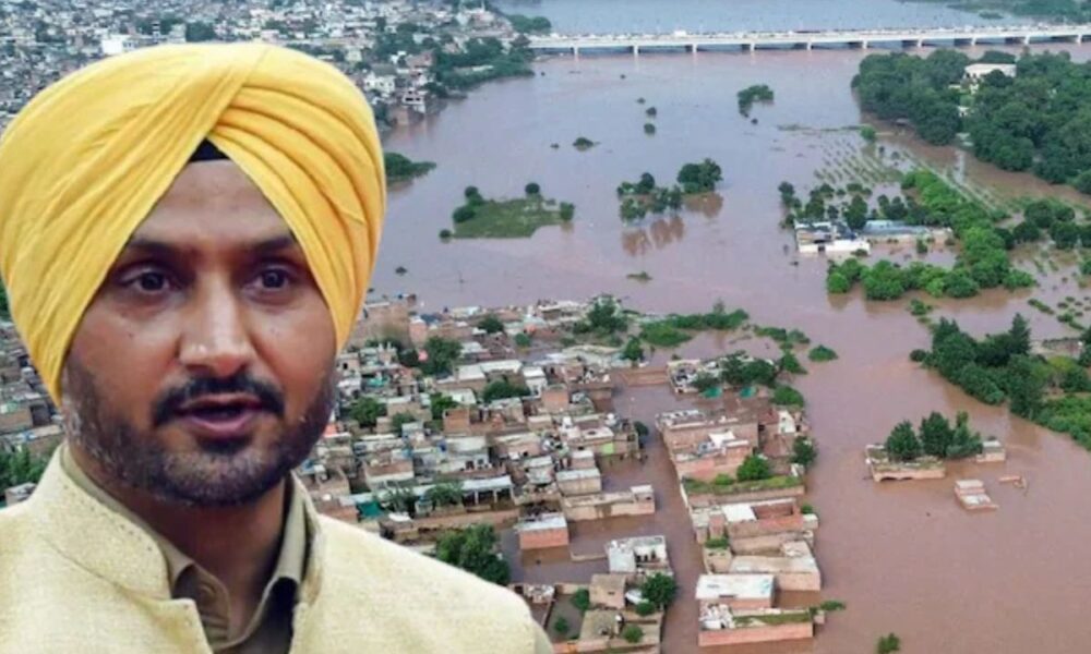 Harbhajan Singh ने बाढ़ पीड़ित पंजाब के लिए की राहत की पहल, दान की नावें और एम्बुलेंस