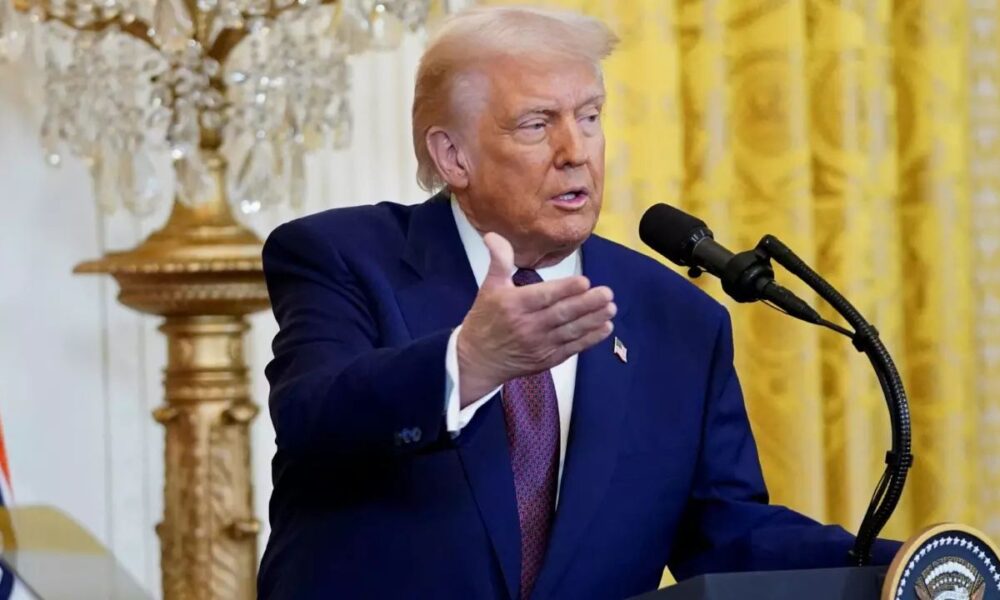 Donald Trump ने टैरिफ में किया बड़ा बदलाव, इन सामानों को मिली छूट, दुनिया हुई हैरान!