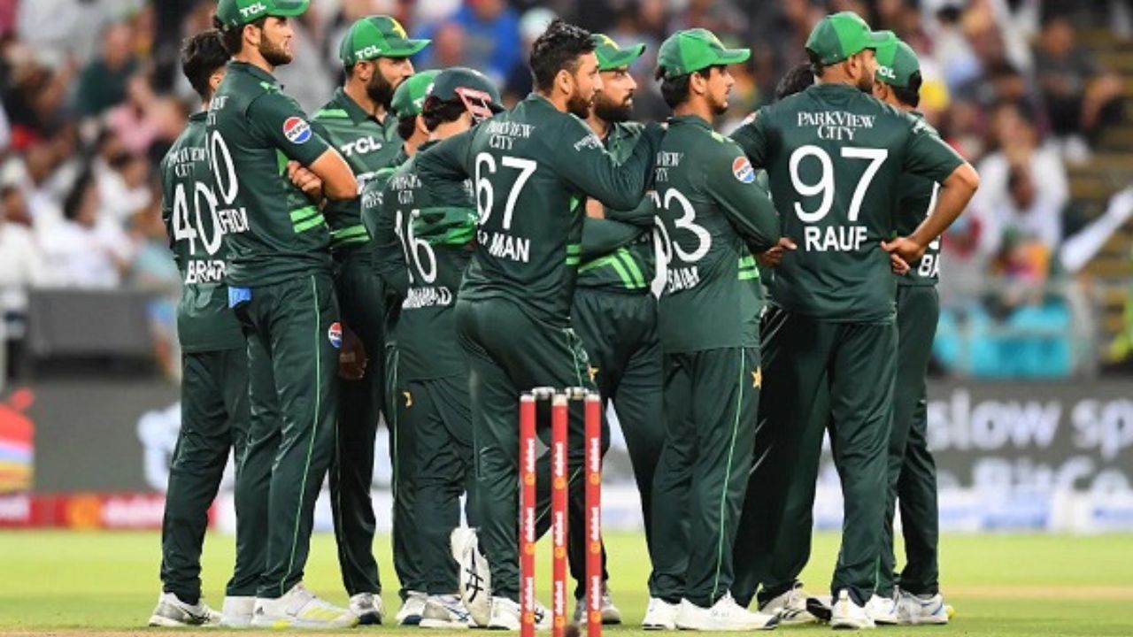 Asia Cup 2025: सलमान अली आगा ने दिया चुनौती का इशारा, पाकिस्तान ने ओमान को 93 रनों से मात दी