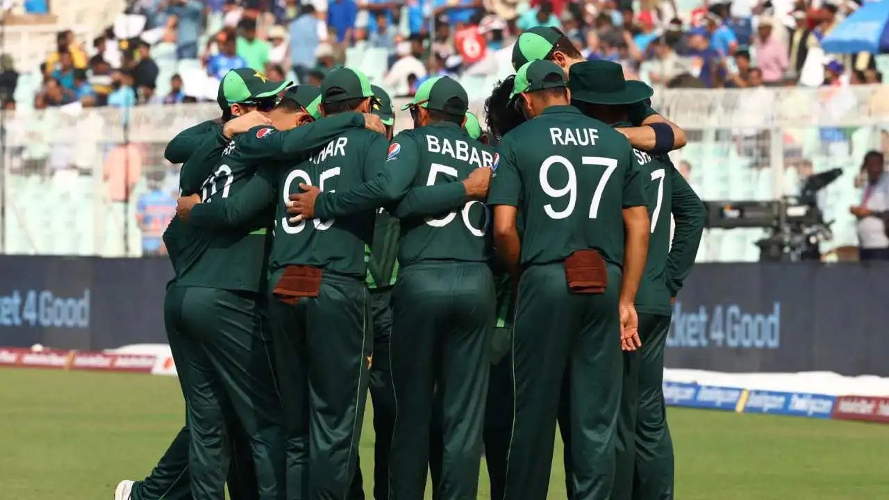 Asia Cup 2025: सलमान अली आगा ने दिया चुनौती का इशारा, पाकिस्तान ने ओमान को 93 रनों से मात दी