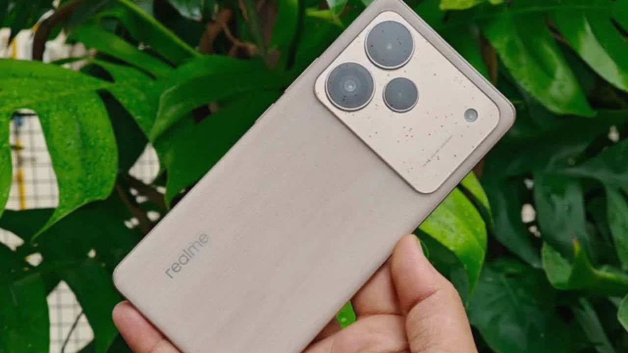 Realme P4 5G अब मात्र ₹14,999 में, 7000mAh बैटरी और 144Hz AMOLED डिस्प्ले के साथ शानदार डील