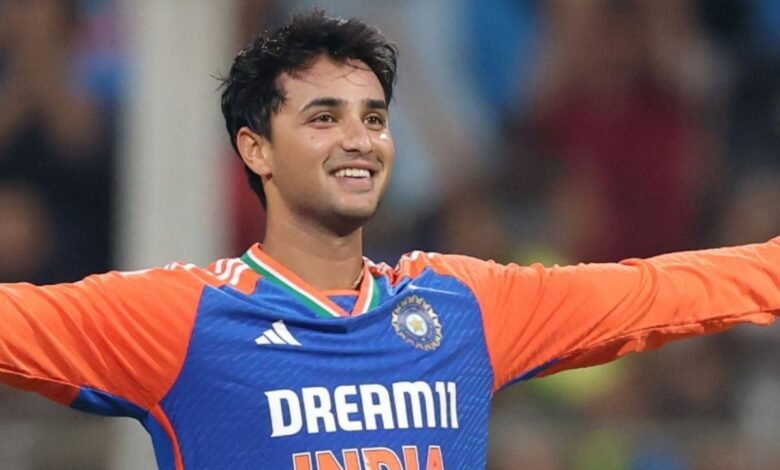 अभिषेक शर्मा ने टी20 में रोहित शर्मा के साथ किया 8वीं शतकों का कारनामा, विराट कोहली से बस एक पीछे