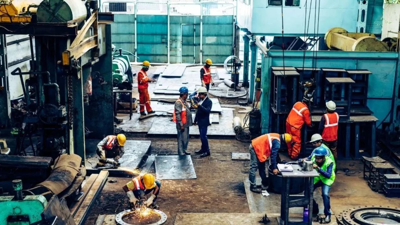 महिलाओं और ट्रांसजेंडर के लिए खुशखबरी, नए लेबर कोड से मिलेगा समान वेतन और काम करने के नए नियम