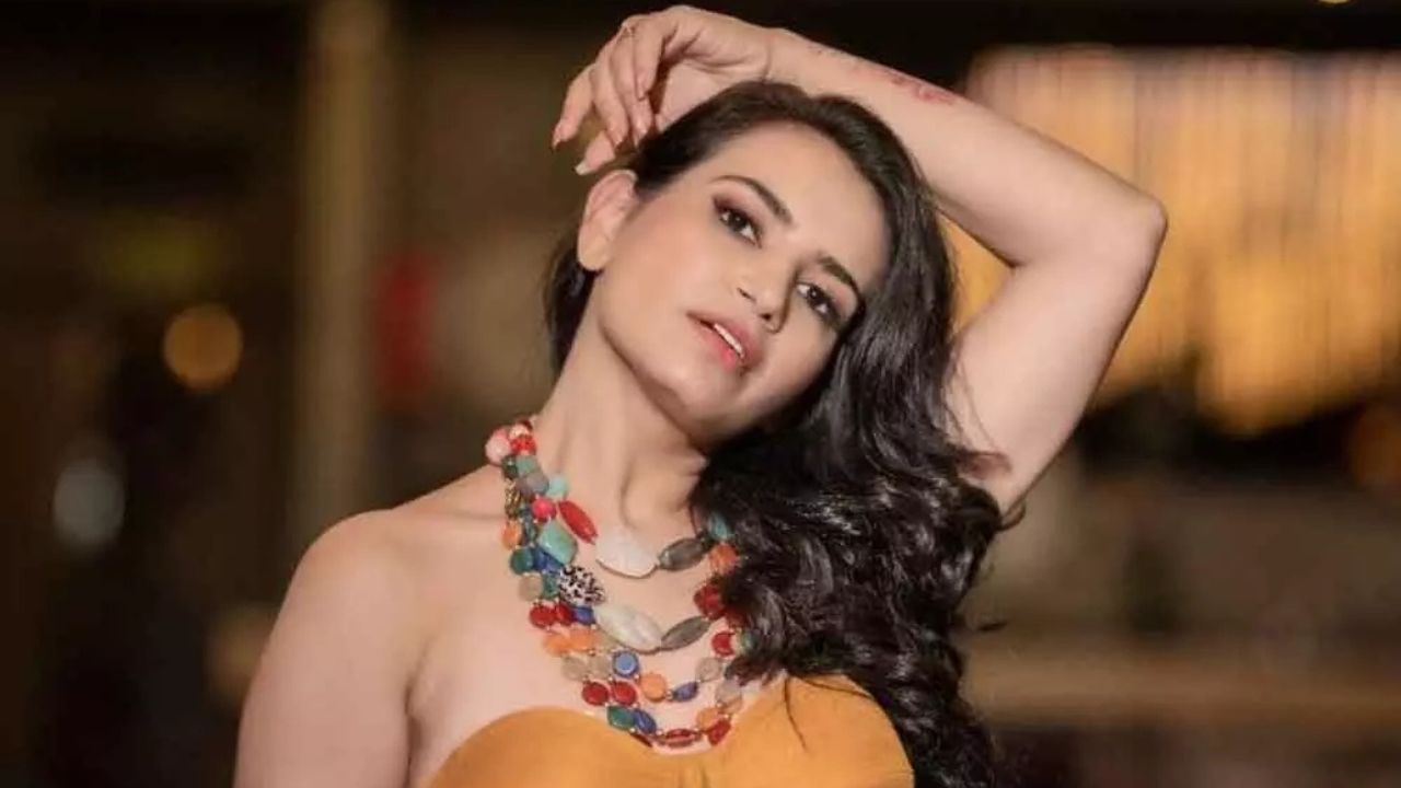 Priya Ahuja Rajda ने TV से ब्रेक लेकर बनाई Fitness दुनिया में धमाकेदार Entry, 75 Kg Plank रिकॉर्ड