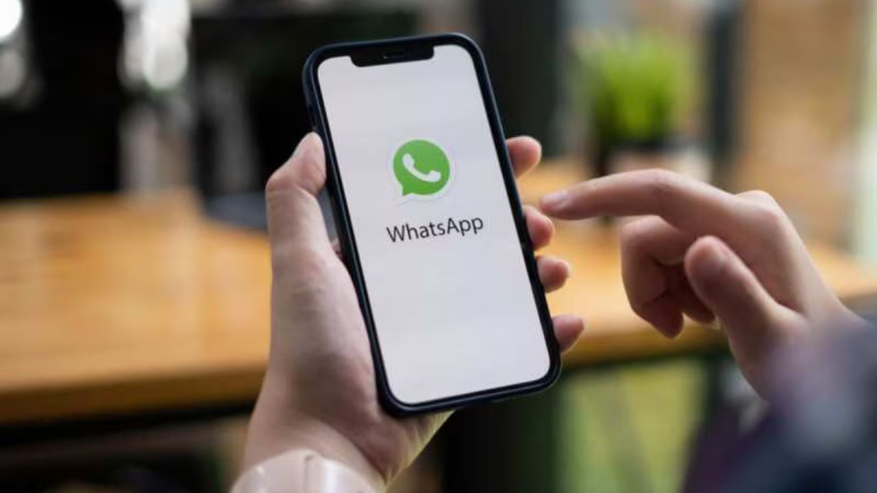 WhatsApp users खुश! वॉइस मैसेज अब खुद-ब-खुद टेक्स्ट में बदलेंगे, जानें कैसे काम करेगा