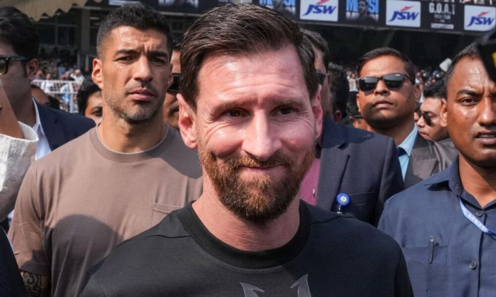 Lionel Messi India Tour: मेसी का भारत दौरा शुरू, कोलकाता स्टेडियम में बवाल, हैदराबाद, मुंबई और दिल्ली में होगी भारी भीड़