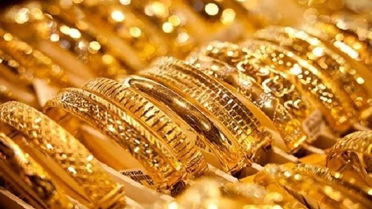 Gold loan vs Selling gold: गोल्ड बेचने से पहले ये मत भूलना—गोल्ड लोन का राज़ आपकी सोच बदल देगा!