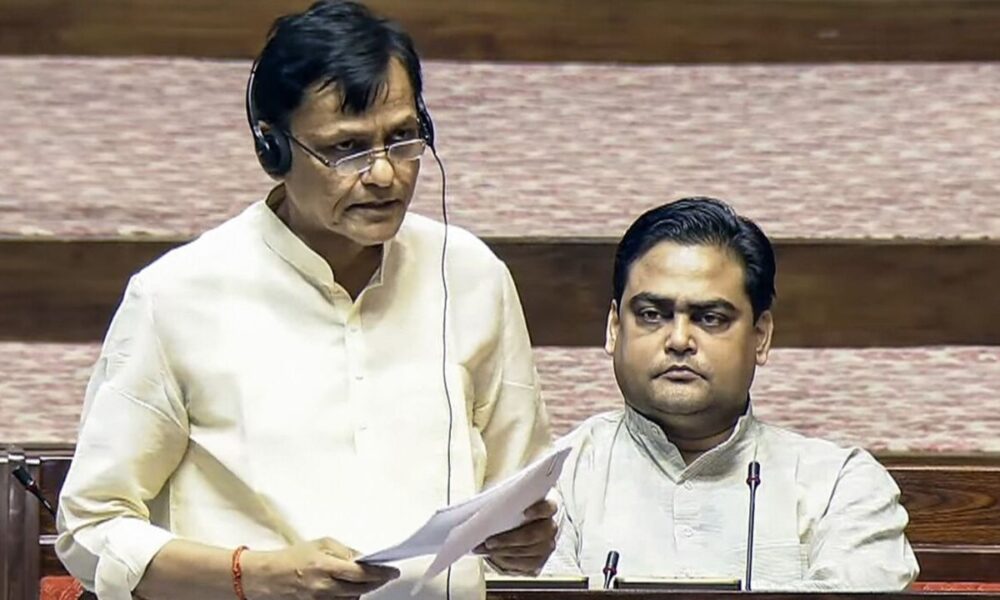 Parliament Winter Session: अमित शाह को उठाए गए सवाल में नया ट्विस्ट! नक्सली पुनर्वास और बाएं पंथी उग्रवाद की स्थिति पर बहस गरम