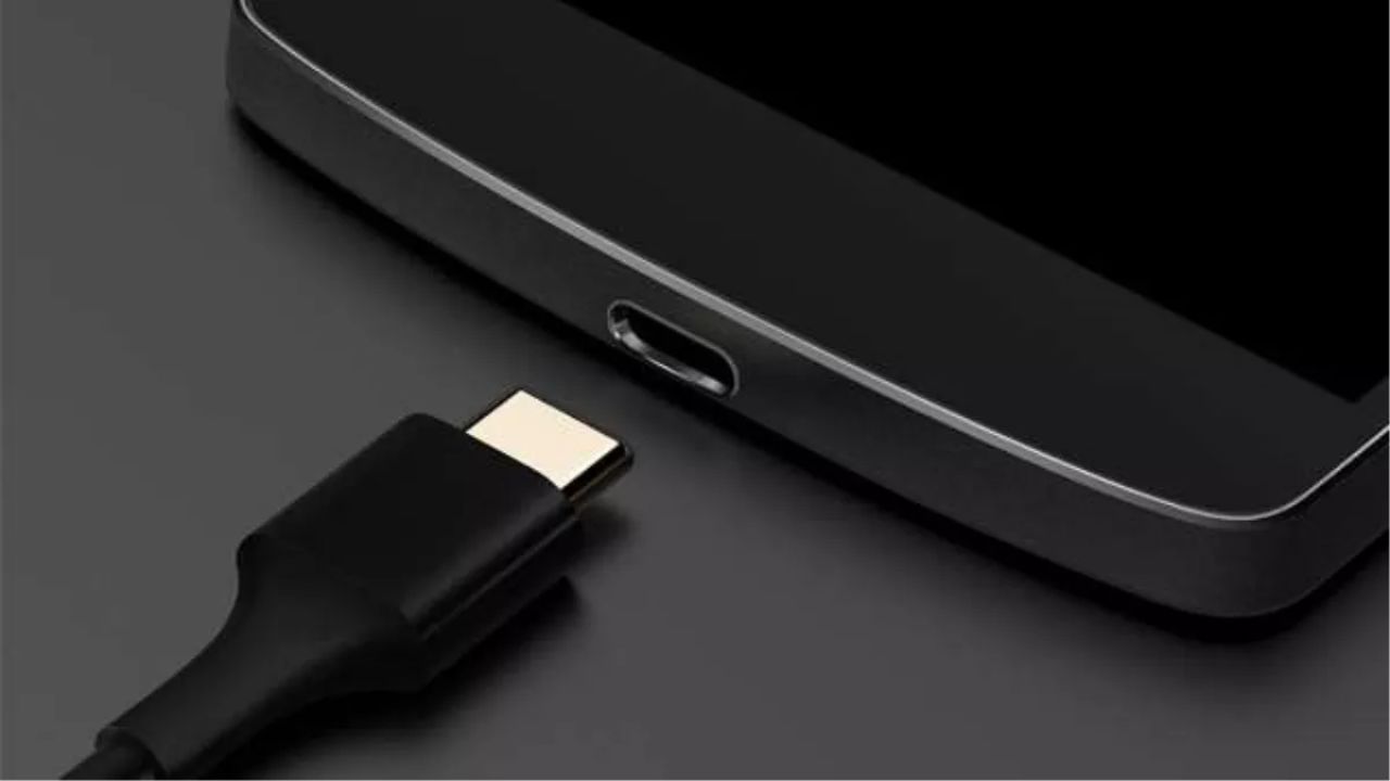 USB Type-C पोर्ट से फोन को बनाएं मिनी लैपटॉप, पावर बैंक और स्ट्रीमिंग डिवाइस