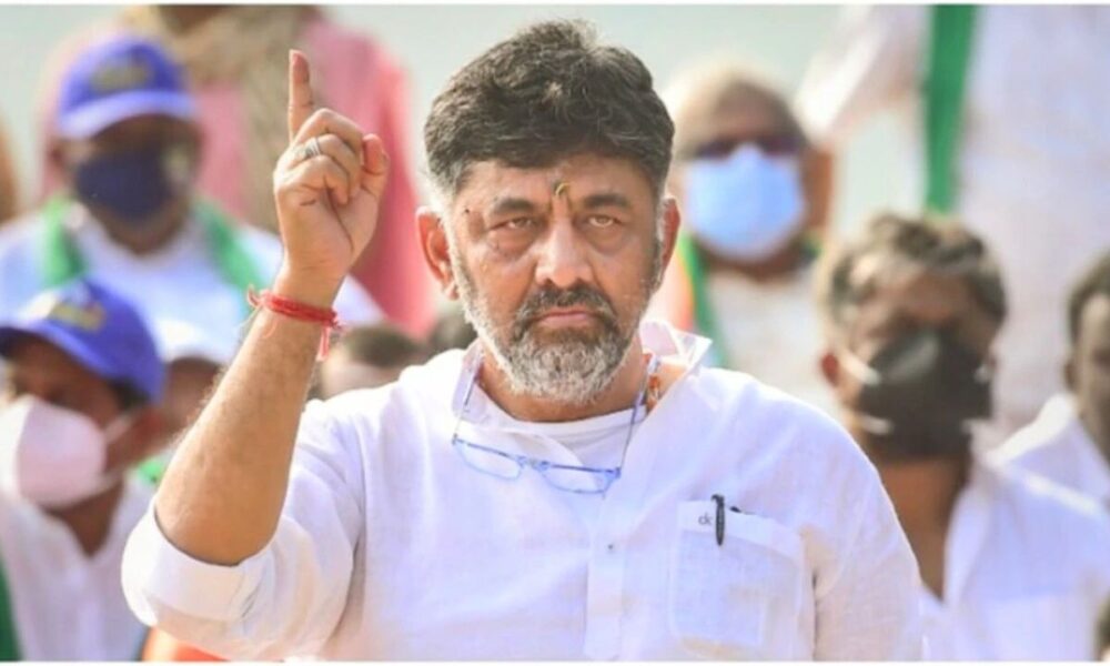 DK Shivakumar Delhi Visit: कर्नाटक कांग्रेस में राजनीतिक हलचल के बीच डीके शिवकुमार का दिल्ली दौरा